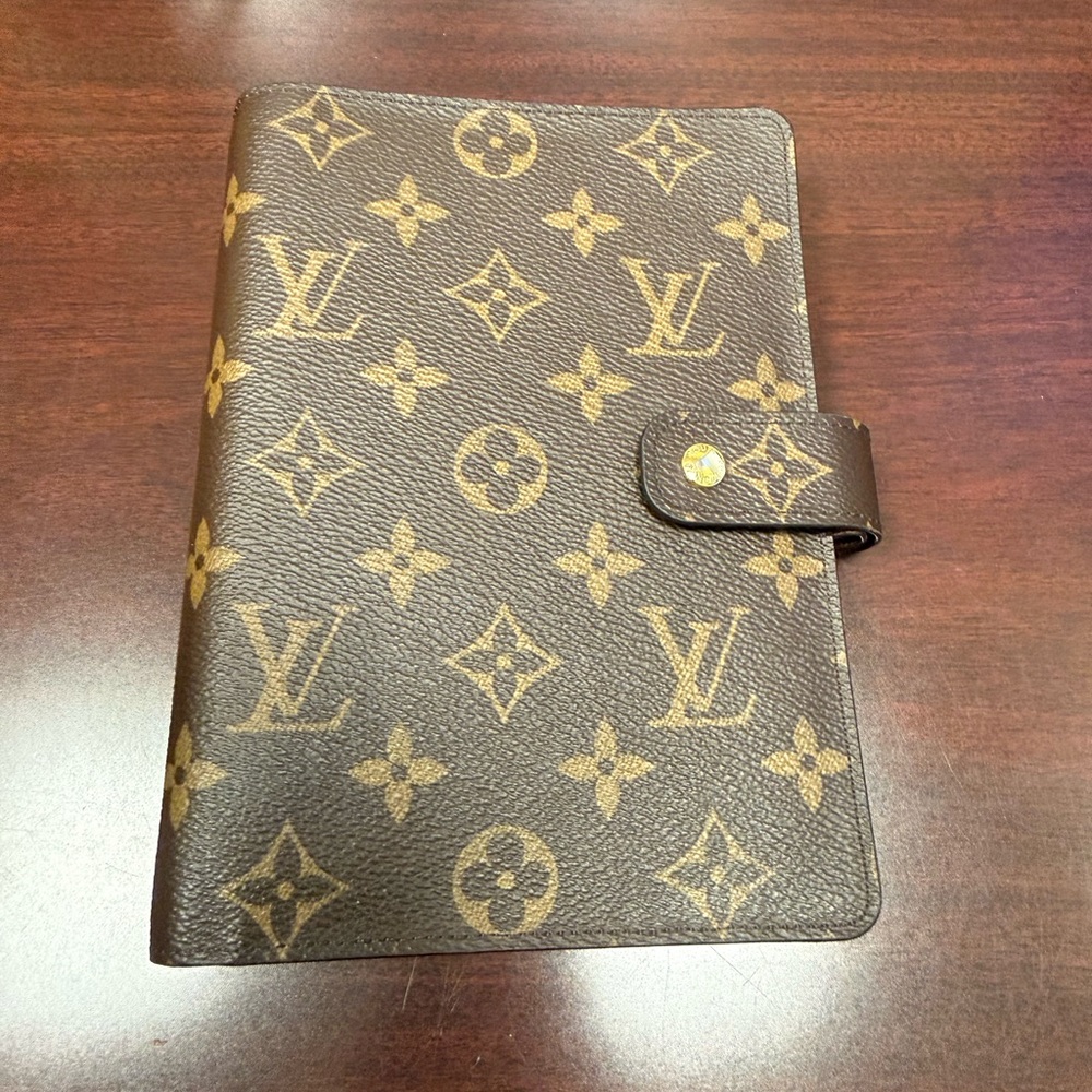 Louis Vuitton Agenda MM